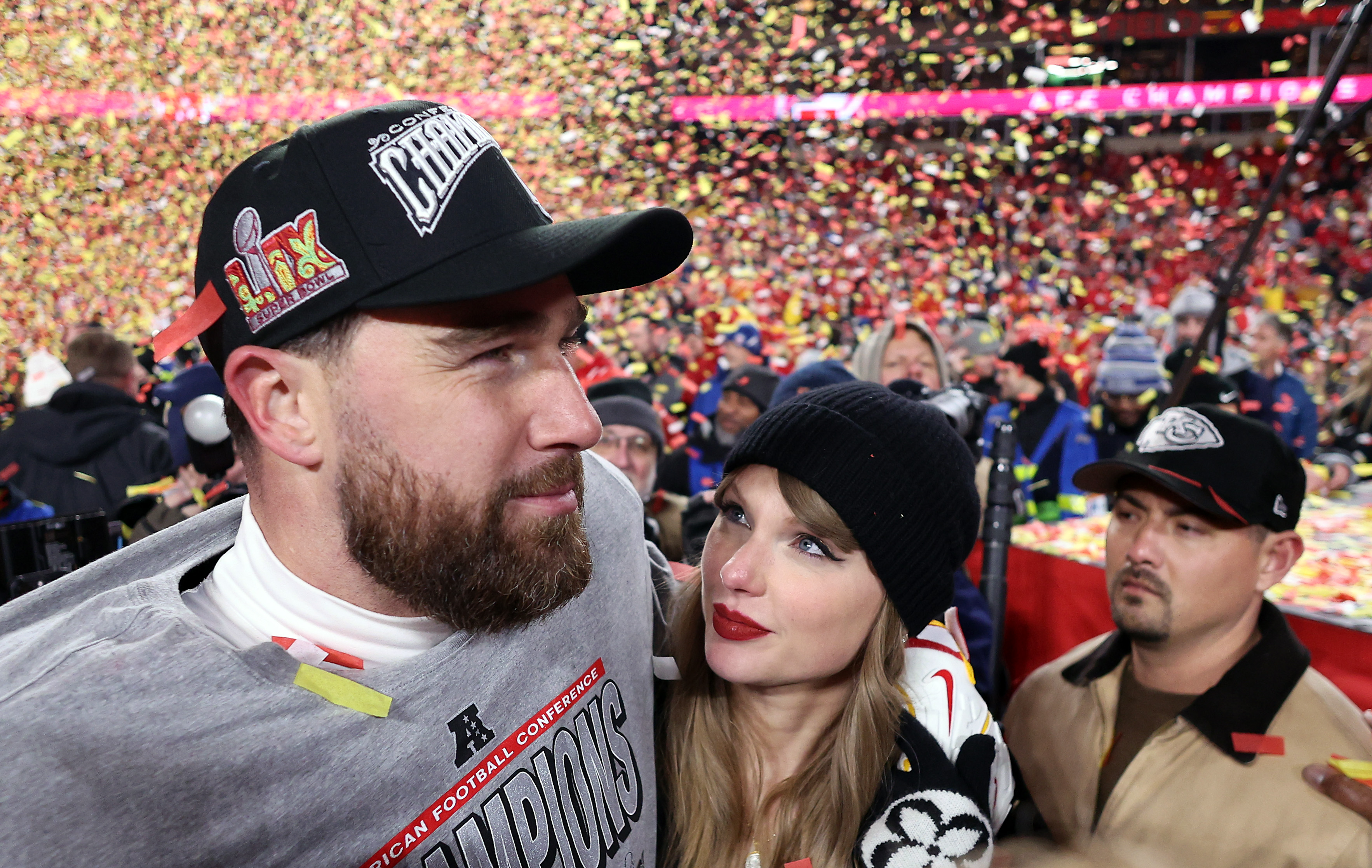https://d.ibtimes.com/en/full/4650959/travis-kelce-taylor-swift.jpg