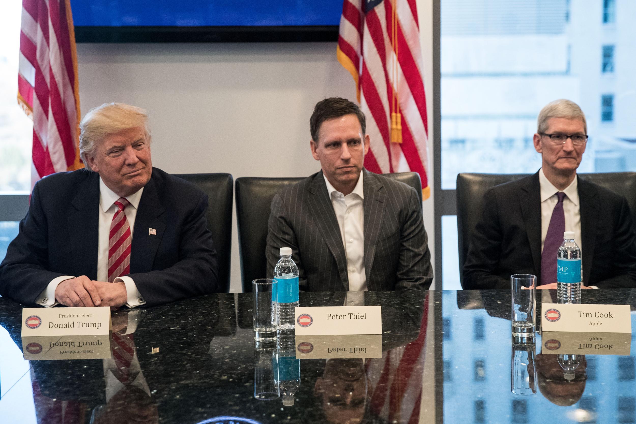 https://d.ibtimes.com/en/full/4651037/donald-trump-peter-thiel-tim-cook.jpg