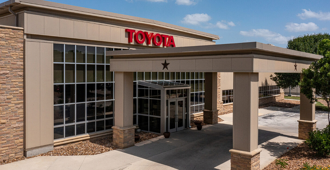 https://d.ibtimes.com/en/full/4651097/toyota.png