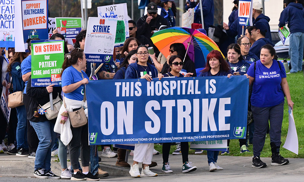 https://d.ibtimes.com/en/full/4651115/california-nurses-healthcare-professionals-strike-against-kaiser-permanente.jpg