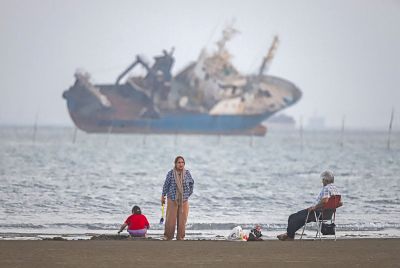 Suru Beach in Bandar Abbas along the Strait of Hormuz.