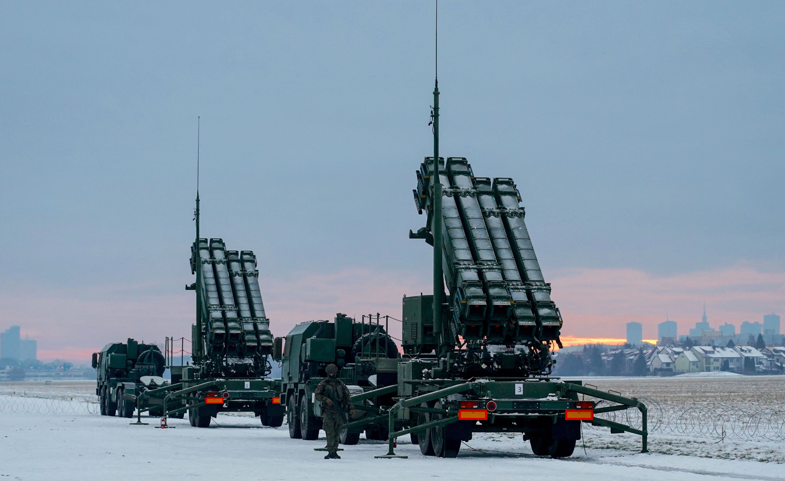 https://d.ibtimes.com/en/full/4651219/phased-array-tracking-radar-intercept-target-surface-air-missiles.jpg