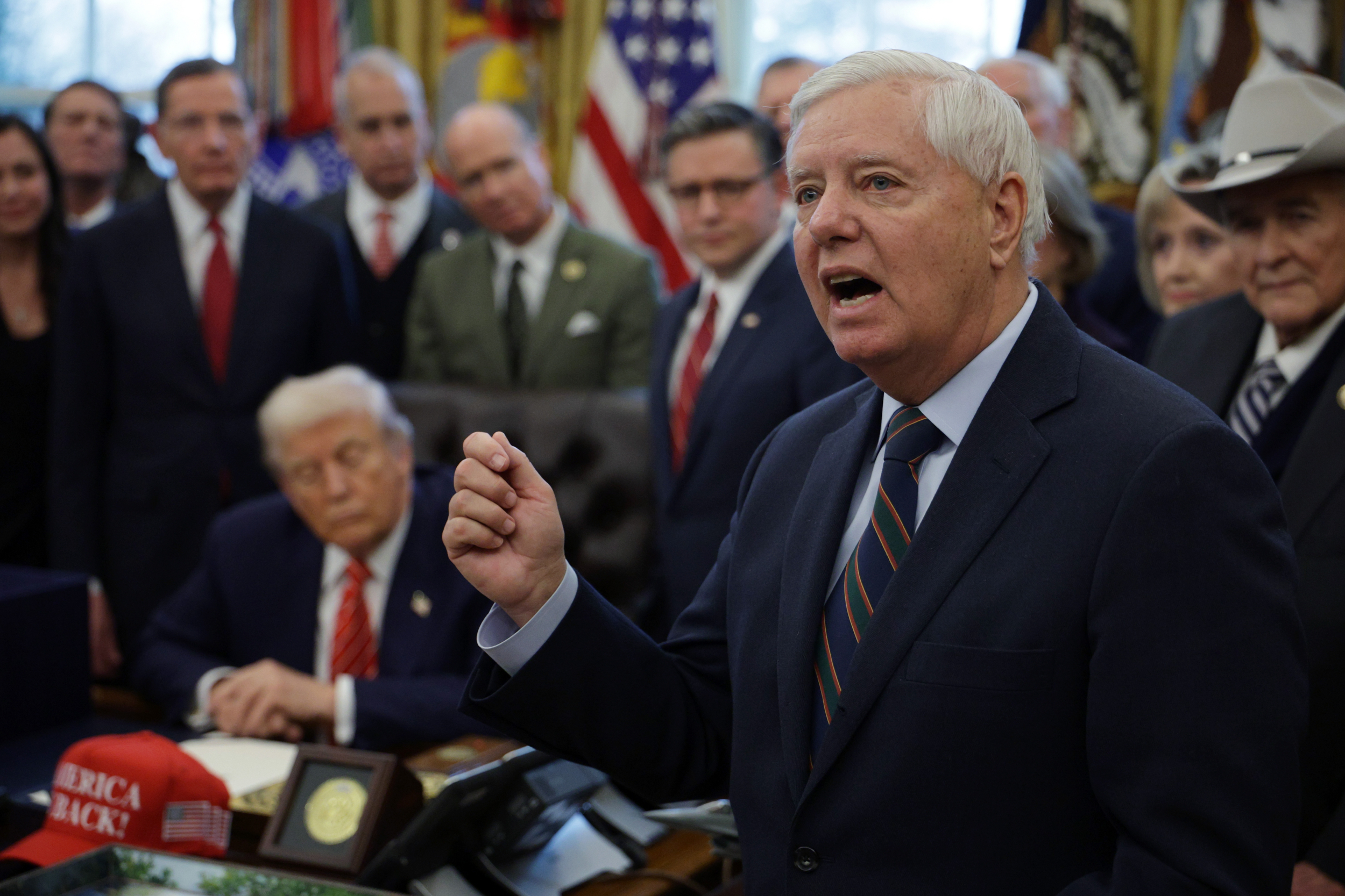 https://d.ibtimes.com/en/full/4651221/senator-lindsey-graham-trump.jpg