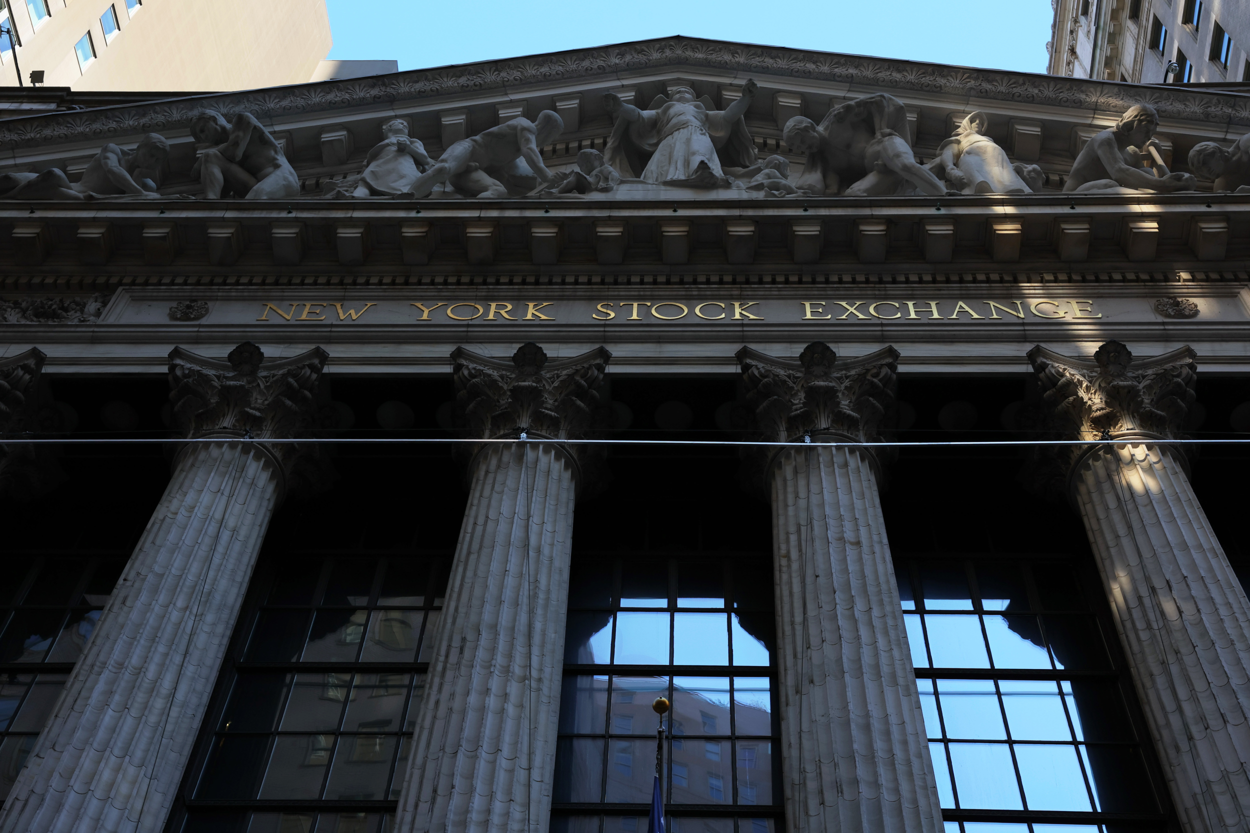 https://d.ibtimes.com/en/full/4651243/new-york-stock-exchange.jpg