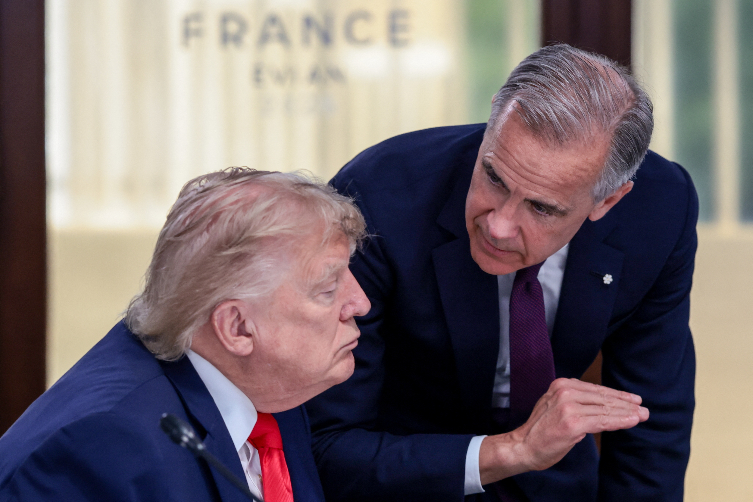https://d.ibtimes.com/en/full/4651416/president-donald-trump-speaks-canadas-prime-minister-mark-carney.jpg