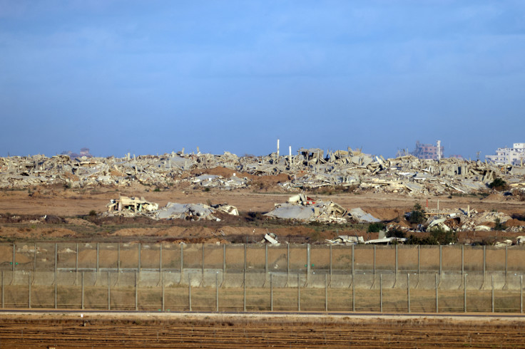 gaza earthen barrier