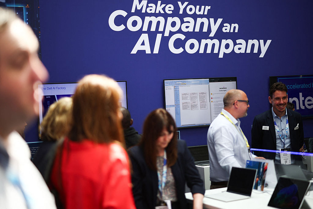 https://d.ibtimes.com/en/full/4651630/ai-summit-london-uk.jpg