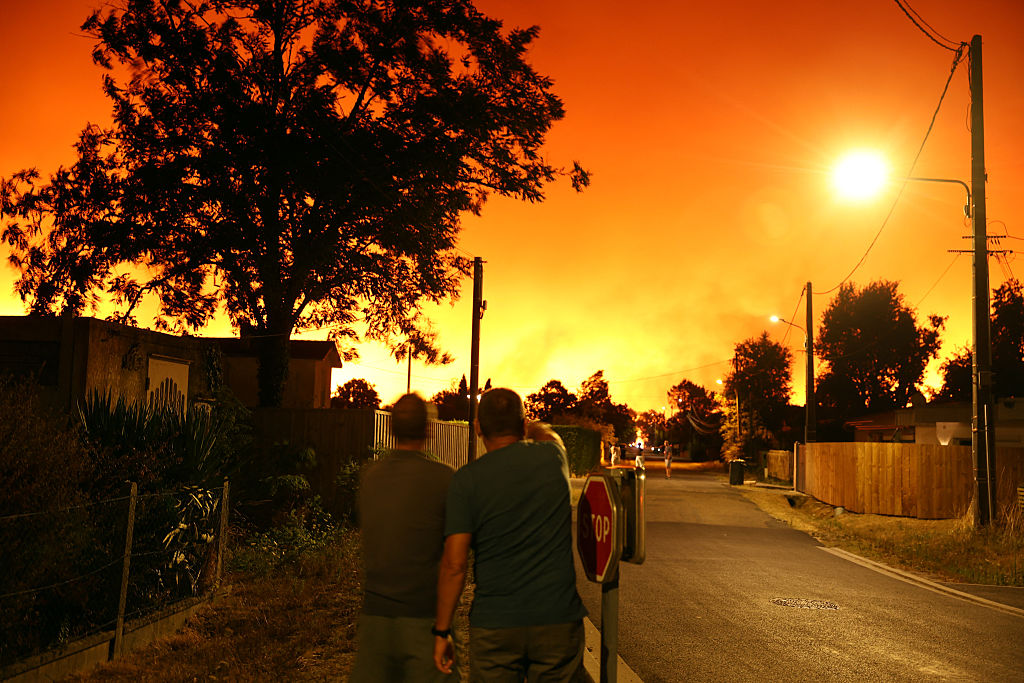 https://d.ibtimes.com/en/full/4651690/france-fires.jpg