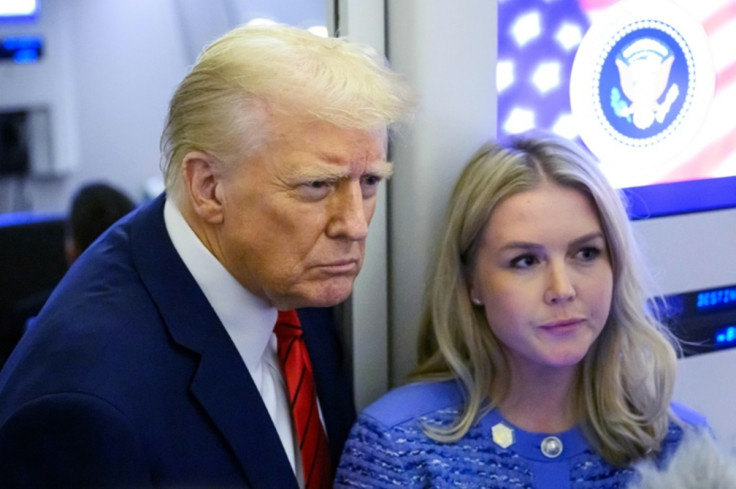 Donald Trump next to Karoline Leavitt
