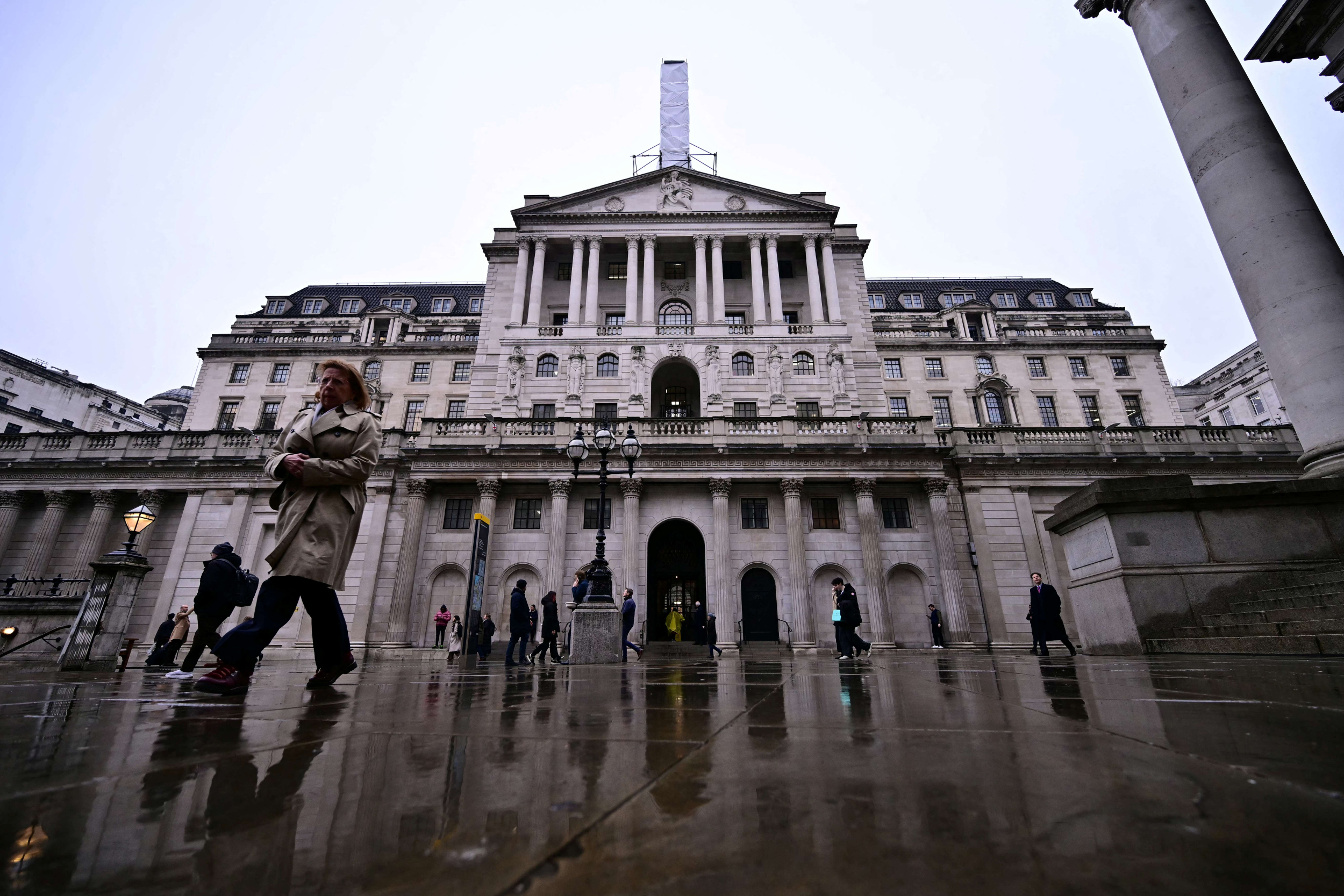 https://d.ibtimes.com/en/full/4652211/bank-england.jpg