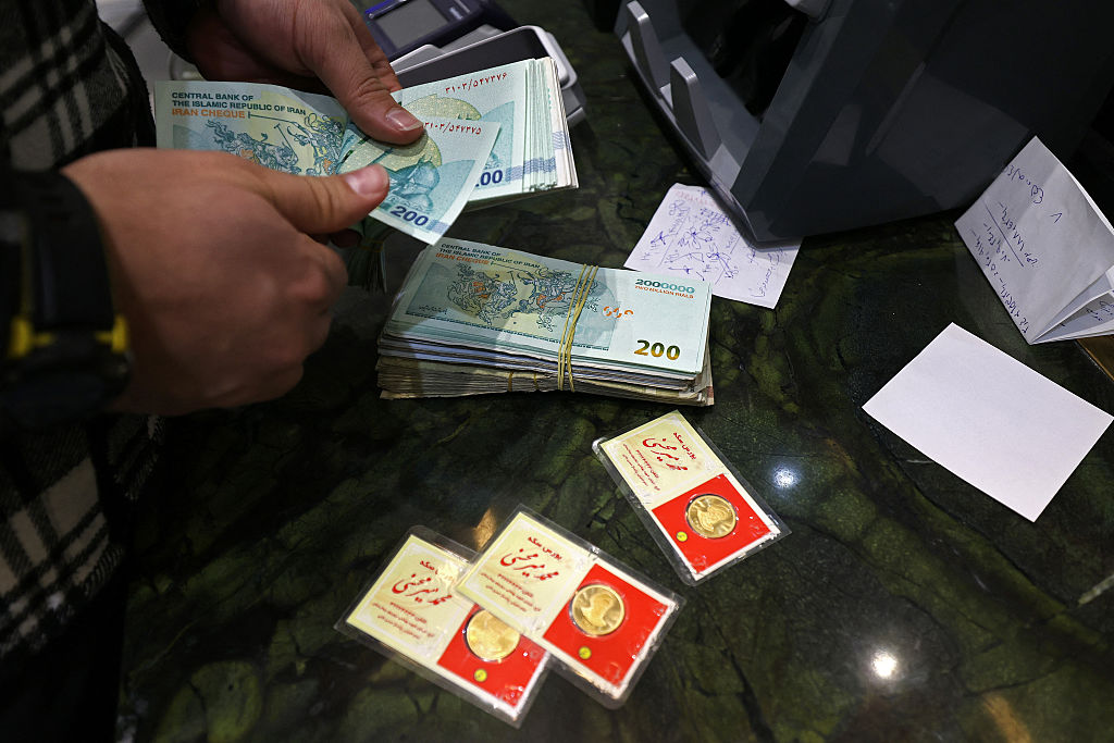 https://d.ibtimes.com/en/full/4652316/iranian-rial.jpg