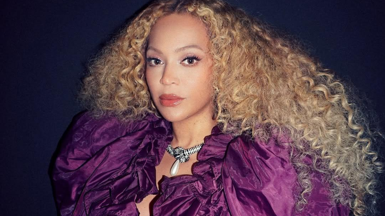 https://d.ibtimes.com/en/full/4652582/beyonce-wants-you-buy-empty-box-950.png