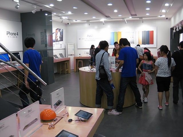A fake Apple store in Kunming, China.