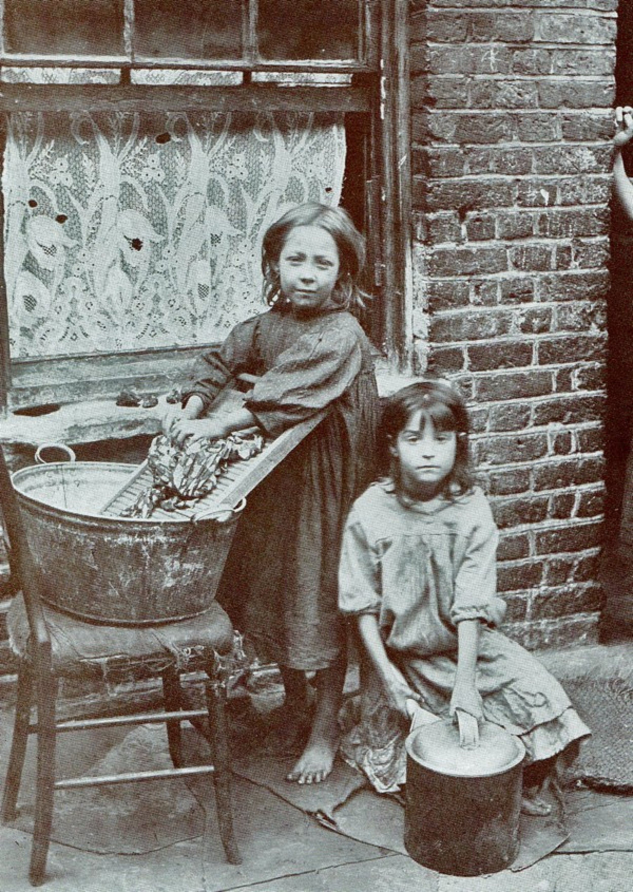 Childen of the East End of London, 1912