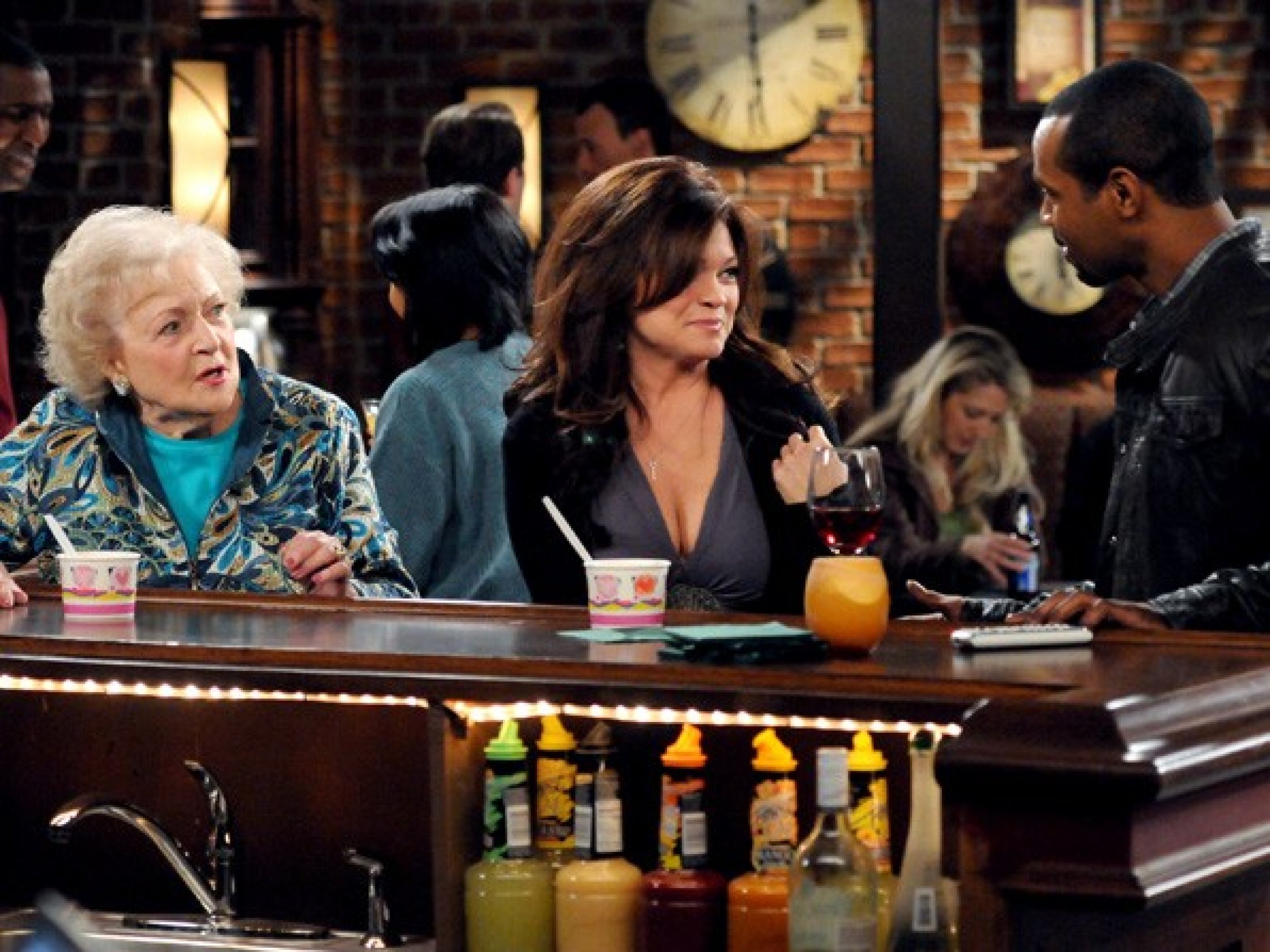 Valerie Bertinelli and Betty White in a scene from Hot in Cleveland.