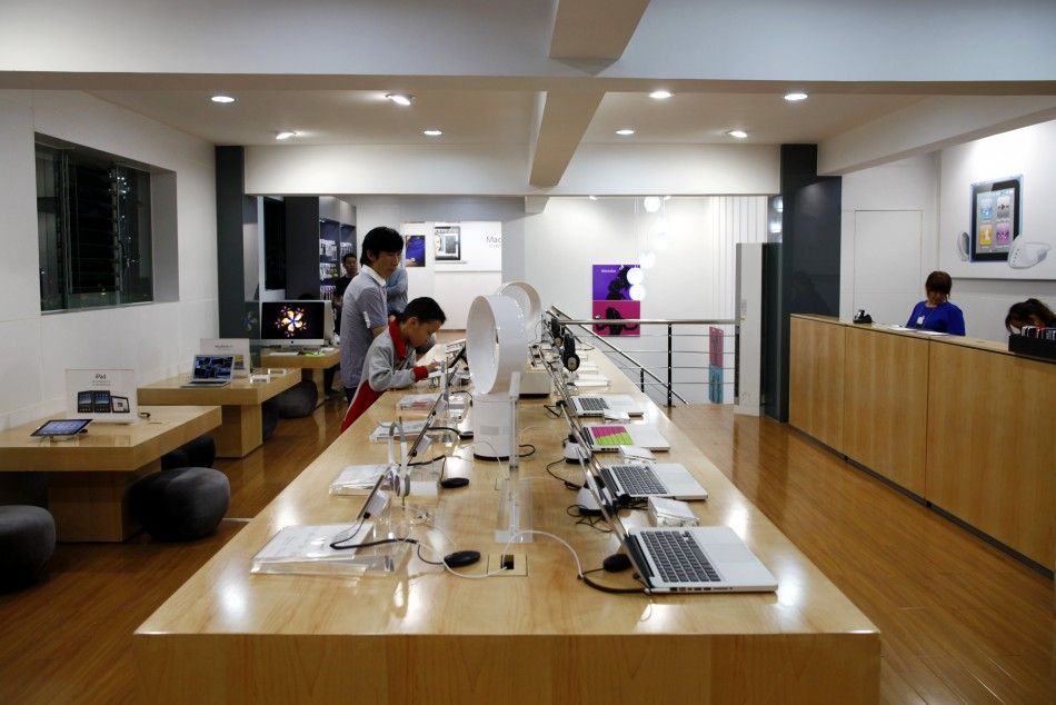 Fake Apple Store in Kunming, China