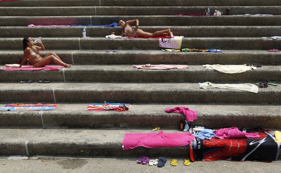 Brutal Heat Wave Cooling Down on East Coast, Not Other States Photos of Heat Wave Fights 