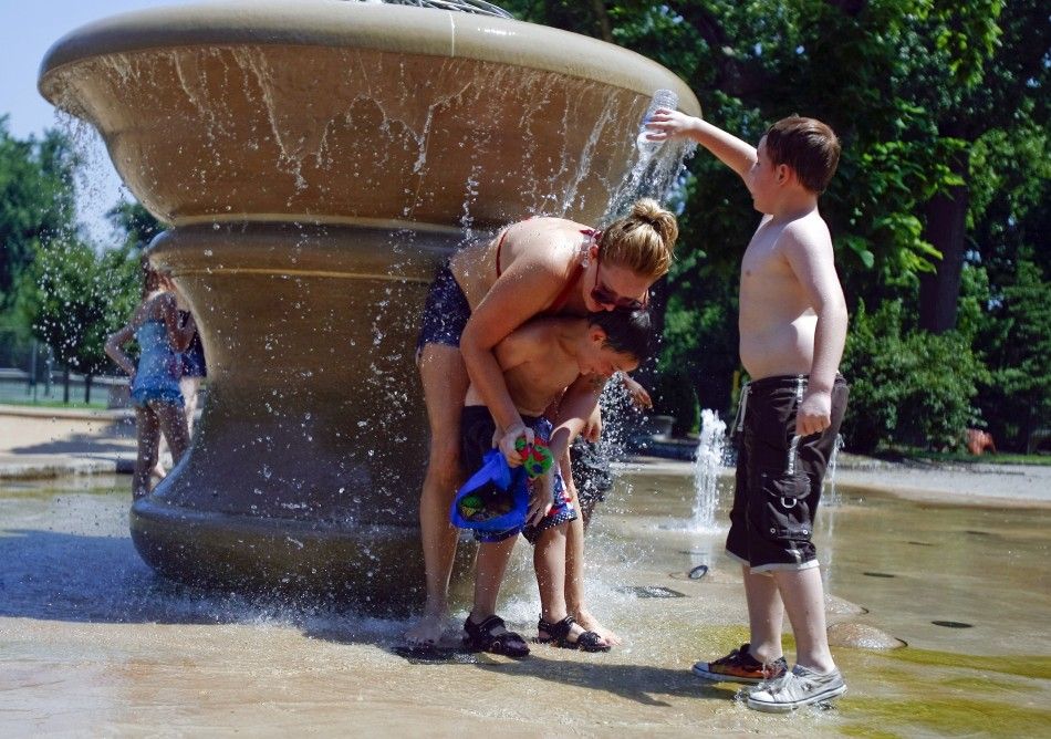 Brutal Heat Wave Cooling Down on East Coast, Not Other States Photos of Heat Wave Fights 