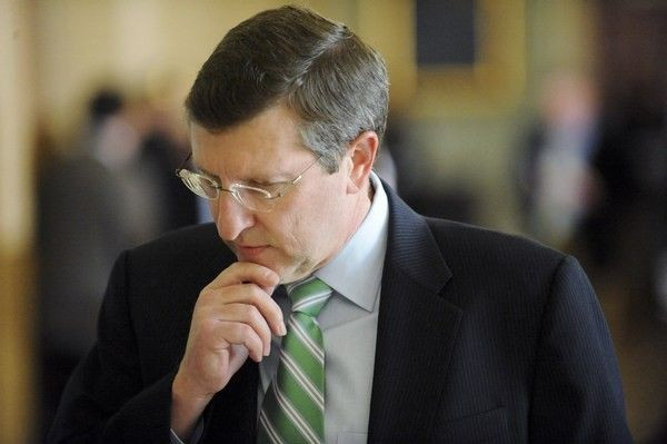 US Senator Kent Conrad (D-ND) talks with reporters about the economic stimulus bill .
