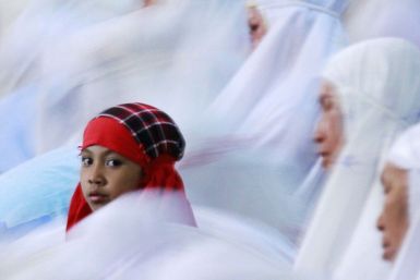 Muslims Celebrate Ramadan on Monday Amidst Arab Unrest [Photos]