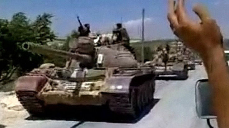 Syrian army tanks move into city