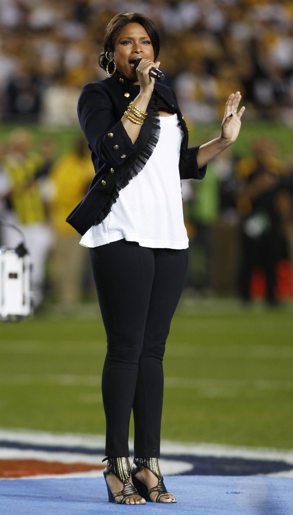 Jennifer Hudson sings the national anthem before the NFLs Super Bowl XLIII football game in Tampa