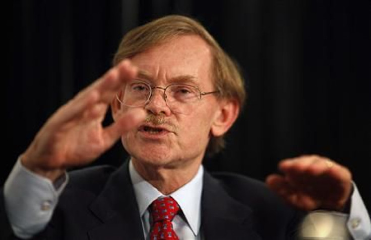 World Bank Chief Robert Zoellick gestures while speaking at the Asia Society&#039;s annual dinner in Sydney