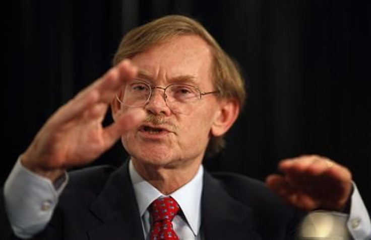 World Bank Chief Robert Zoellick gestures while speaking at the Asia Society's annual dinner in Sydney