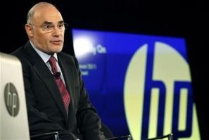 HP CEO Leo Apotheker speaks to the press after delivering the keynote address at the HP Summit in San Francisco