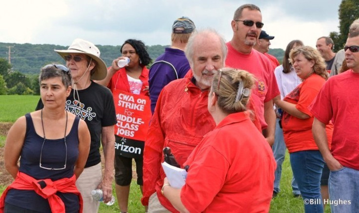 Bill Barry attending rally of Verizon strikers in Maryland