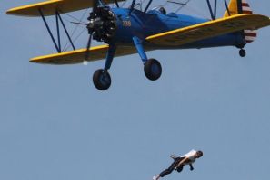 Todd Green plunge at Selfridge Air Show