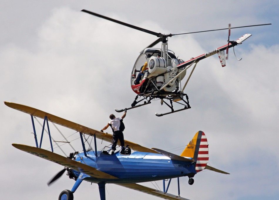 Wingwalker Todd Green falls from John Mohr039s Steerman aircraft to his death