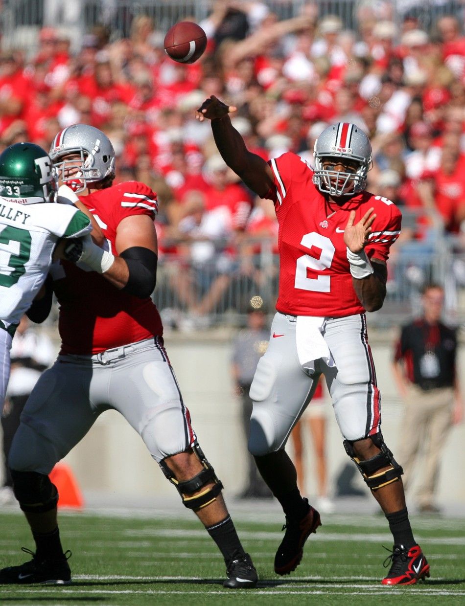 Ohio State University quarterback Terrelle Pryor 2 passes to a receiver against Eastern Michigan University during the first quarter of their NCAA football game in Columbus, Ohio September 25, 2010.