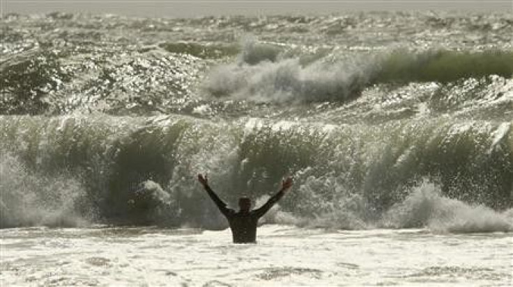 Irene wind speed at 50 mph, nears Canada: NHC