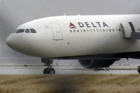 A Delta Airbus 330 airliner sits on a runway at Detroit Metropolitan Airport in Romulus, Michigan in this video grab made December 25, 2009. 