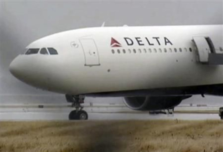 A Delta Airbus 330 airliner sits on a runway at Detroit Metropolitan Airport in Romulus, Michigan in this video grab made December 25, 2009. 
