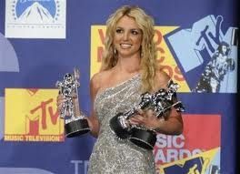 Britney Spears sustains 'Hold it against me' buzz with super-short YouTube teasers