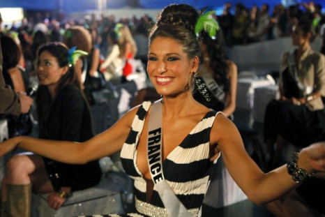 Miss Universe 2011 Contestants Does Samba in Brazil (PHOTOS).