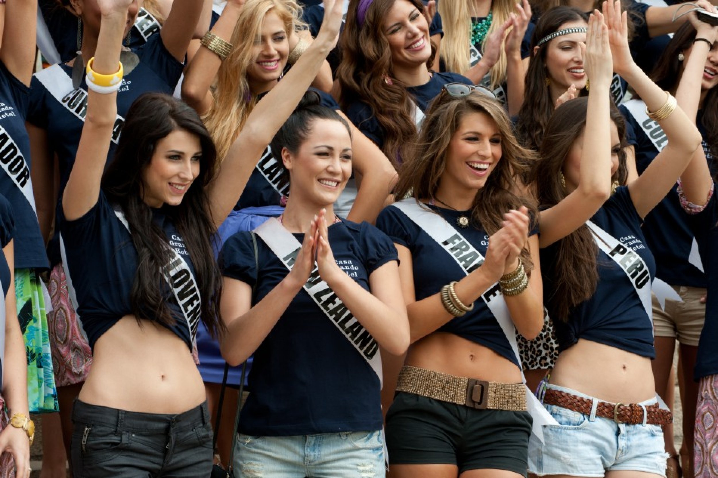 Miss Universe 2011 Vote Your Favorite Contestant to Semifinals PHOTOS