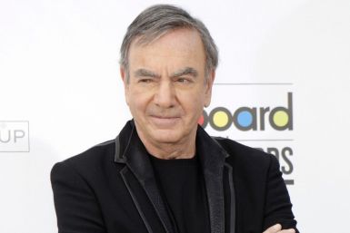 Neil Diamond announced via Twitter that he is engaged to Katie McNeil, his co-manager.