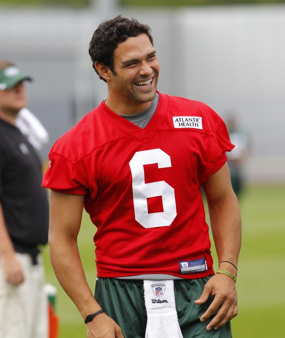 Aaron Rodgers Calls Mark Sanchez's GQ Photos Embarrassing - CBS