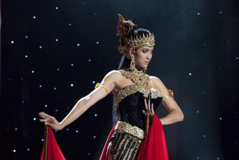 Miss Universe 2011: Stunning Contestants in National Costumes 