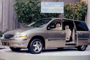 Ford Windstar minivan (model year: 1999)