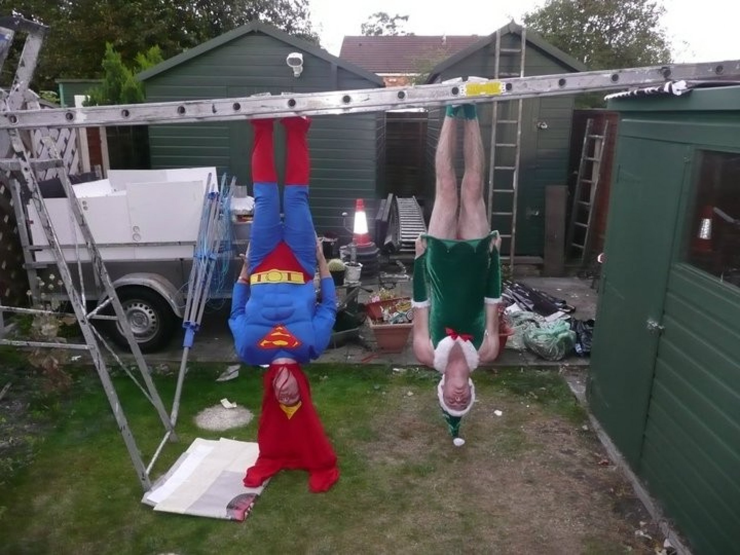 Planking, Owling, Horsemanning are Passe, Batmanning is Trendy Now