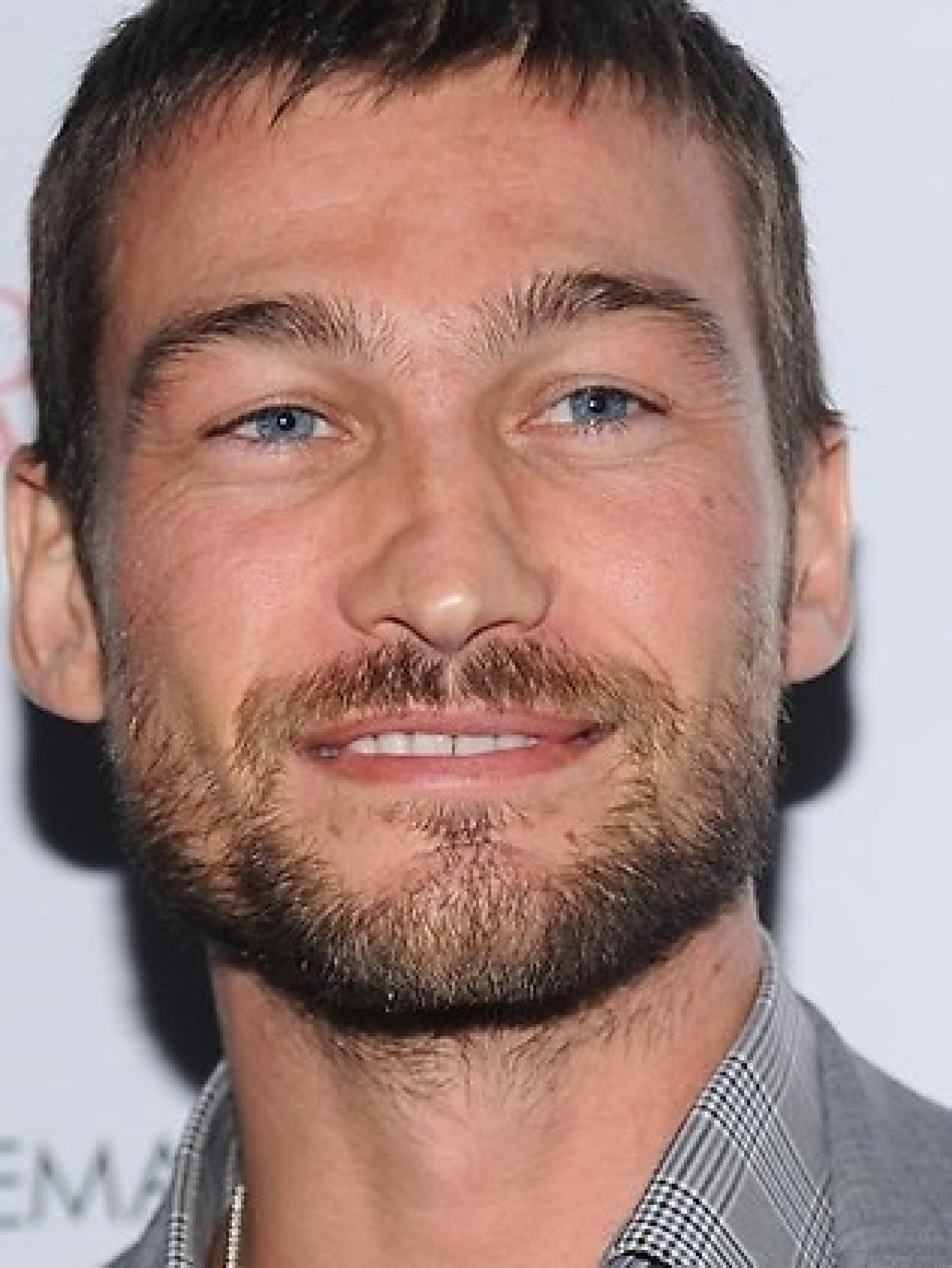 Spartacus Star Andy Whitfield Dies At Age 39