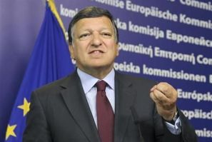 Poland&#039;s Prime Minister Tusk and European Commission President Barroso address a news conference Brussels