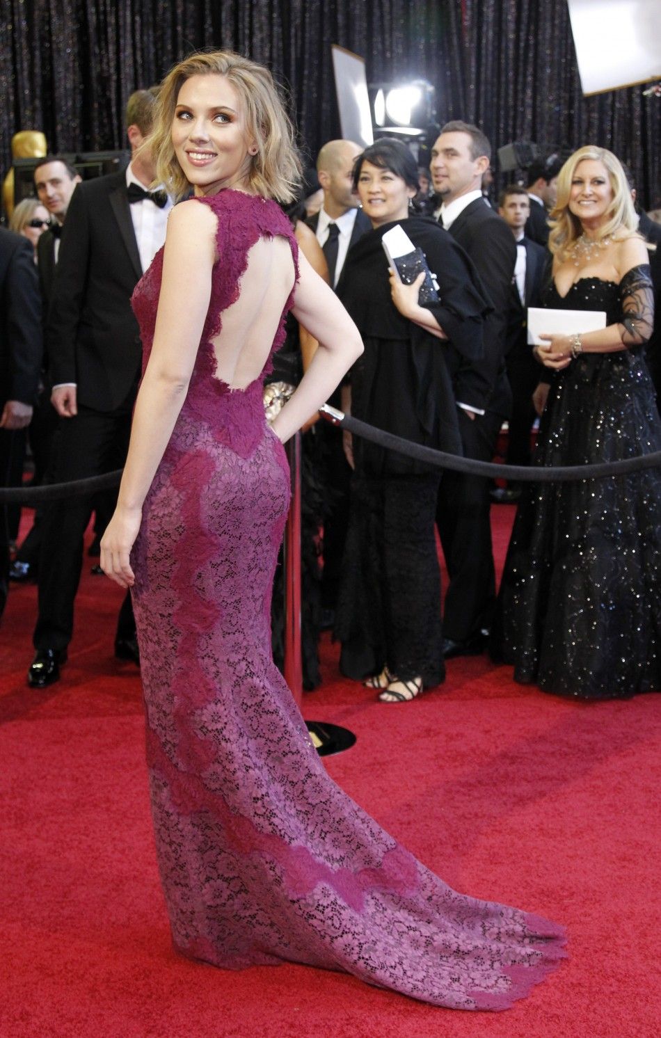 Scarlett Johansson, Mila Kunis Exposed Naked on Web