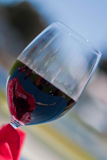 Banana Republic, Clos du Bois Winery Introduces Limited Edition Collection