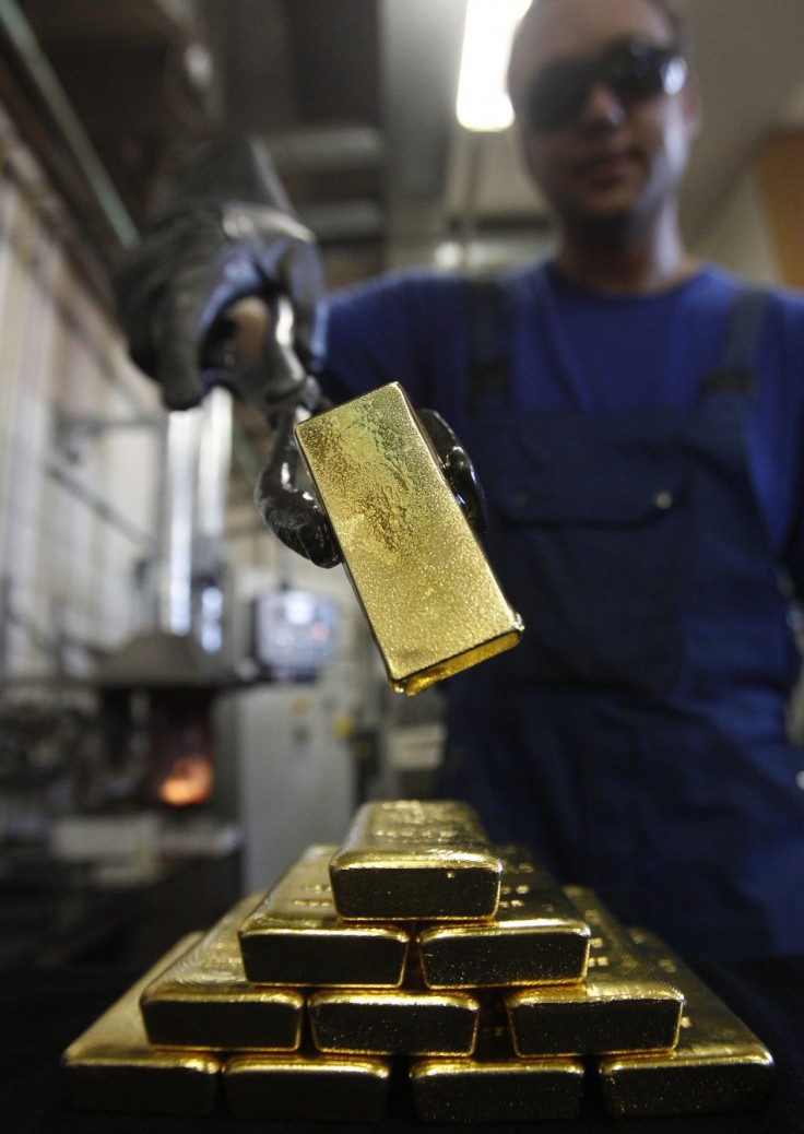 Worker at Austrian gold bullion plant