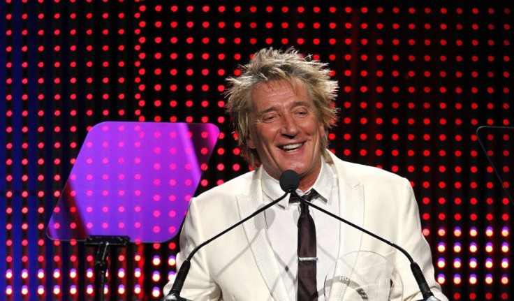 Singer Rod Stewart accepts the Founders Award at the 28th annual ASCAP (American Society of Composers, Authors and Publishers) Pop Music Awards in Hollywood, California April 27, 2011. REUTERS/Mario Anzuoni